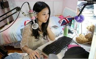 娱乐主播吃瓜直播边写字边讲,娱乐主播边写字边讲，趣味横生演绎直播新玩法