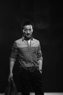 赵立新个人资料,跨界艺术家，演绎人生的多彩篇章